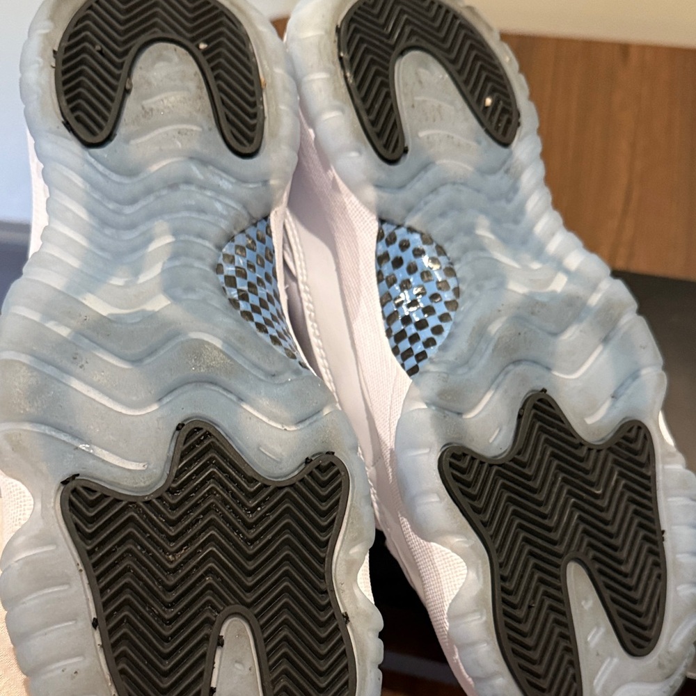 Air Jordan 11 Retro Legend Blue - Picture 5 of 8